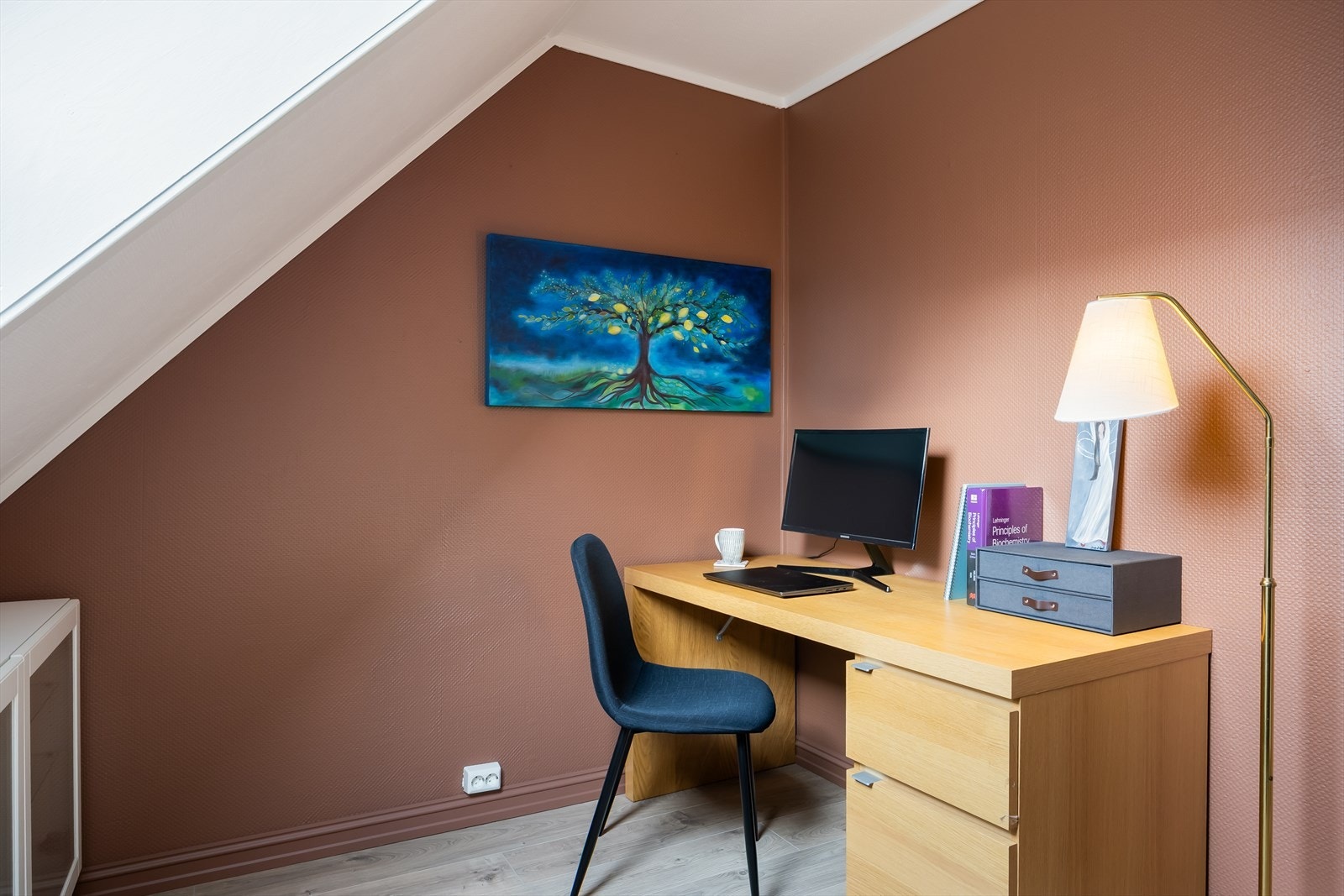 De ekstra soverommene egner seg godt til utleie, kontor, TV-stue m.m. Galleribilde