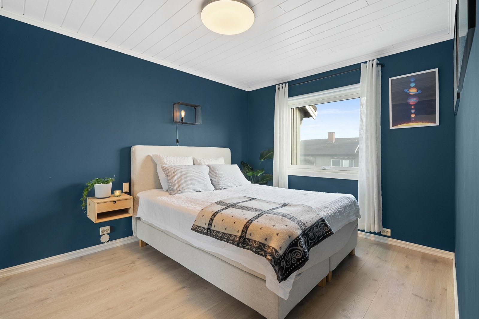 Familievennlig planløsning med alle soverommene plassert i samme etasje. Galleribilde