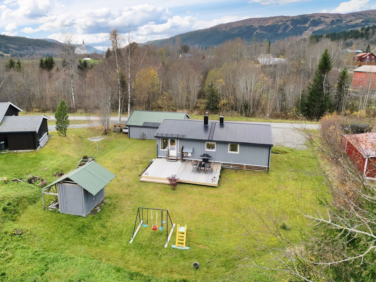 Heimdal Eiendomsmegling v/ Jon Herman Gulbrandsen ønsker velkommen til Funnosmoen 10! Galleribilde