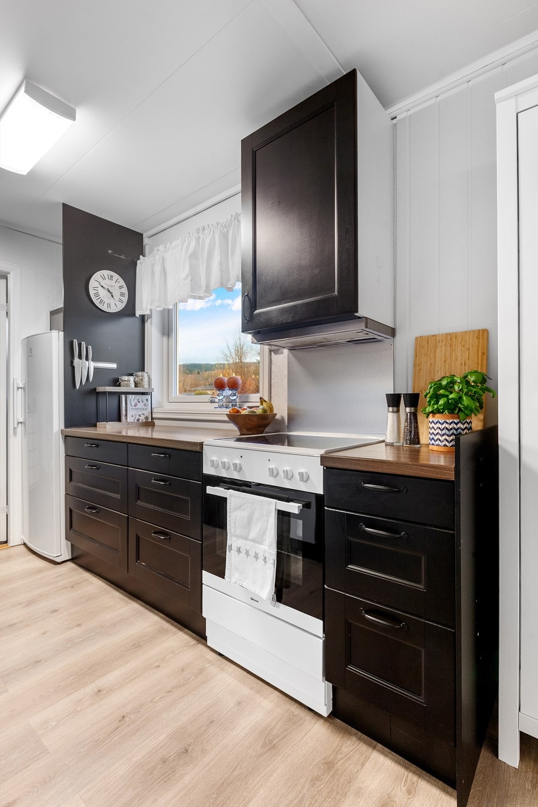 Her får du godt med benkeplass som gir flere gode arbeidssoner. Galleribilde