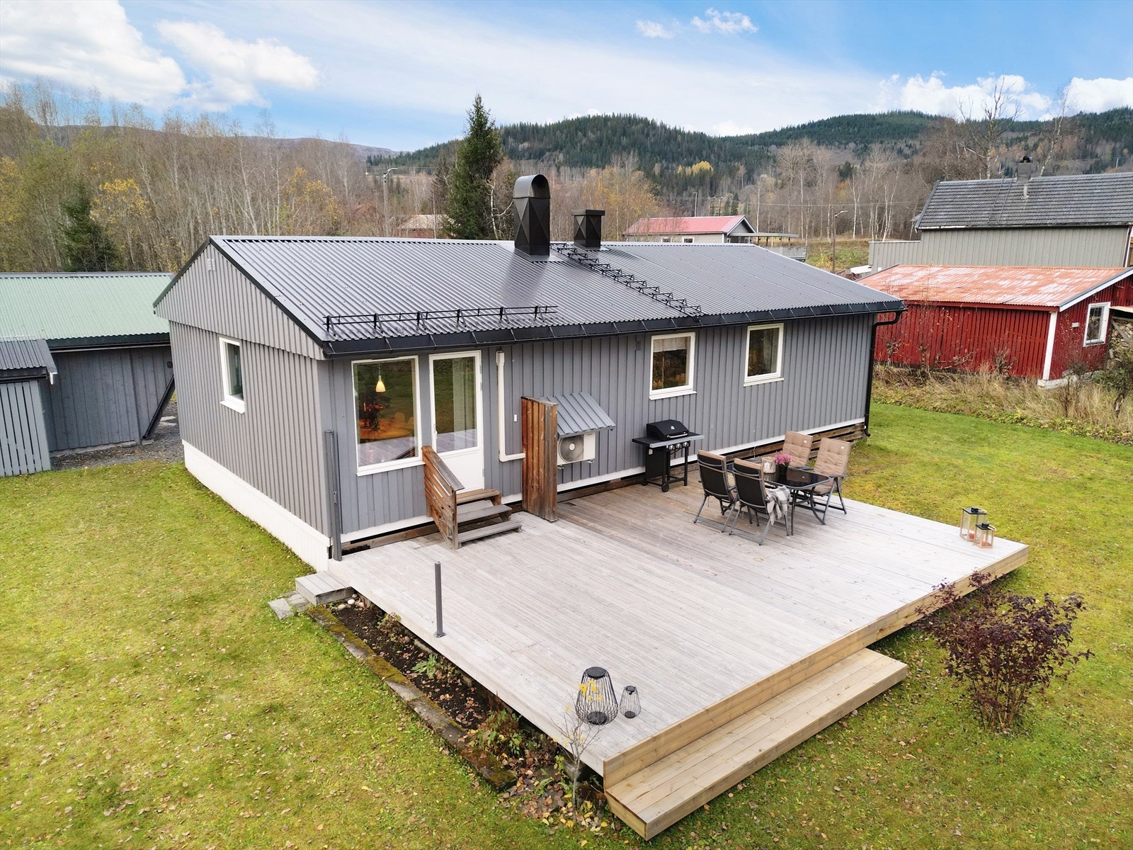 Stor terrasse på 40 kvm med utmerkede solforhold hele dagen. Galleribilde