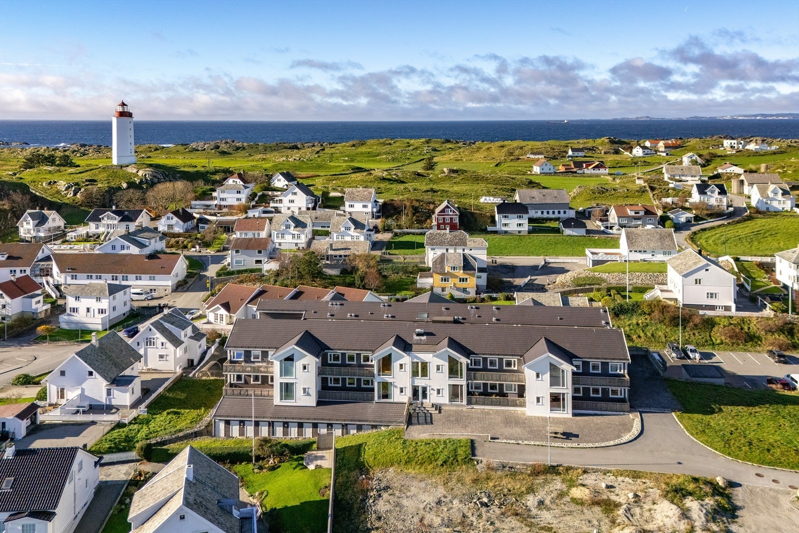 Panoramautsikt over kystlandskapet med fyrtårn gir en unik beliggenhet. Galleribilde