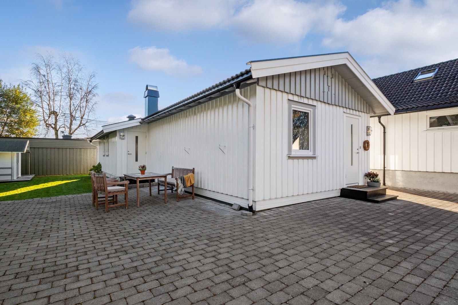 Plassen mellom boligene gir en fin gårdsplass med hyggelig utemiljø. Galleribilde