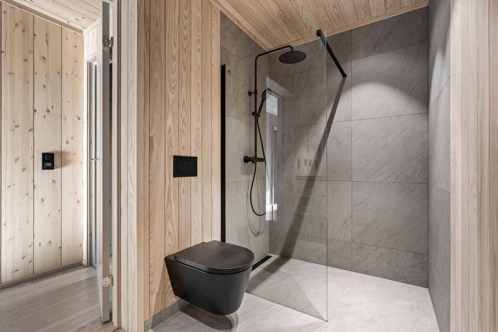 Meget romslig dusjsone, perfekt etter en lang dag med utendørs aktivitet. Galleribilde