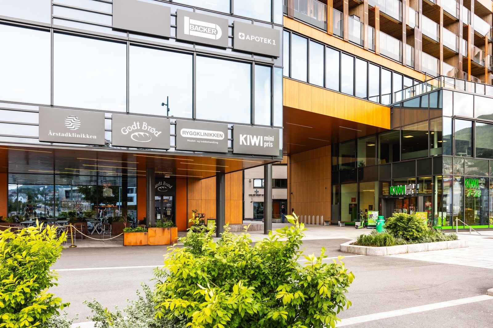 Kort vei til både Kiwi, Rema 1000 Minde og Coop Extra Minde. Galleribilde