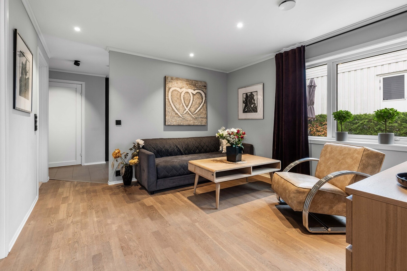 TV-stue i første etasje. Dette rommet kan også med enkle grep lages om til et soverom 4. Galleribilde