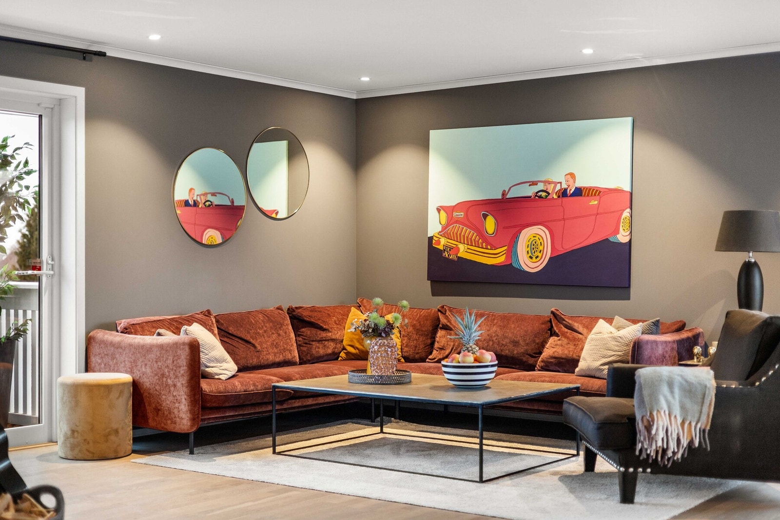 Fra stuen er det utgang til en herlig terrasse. Galleribilde