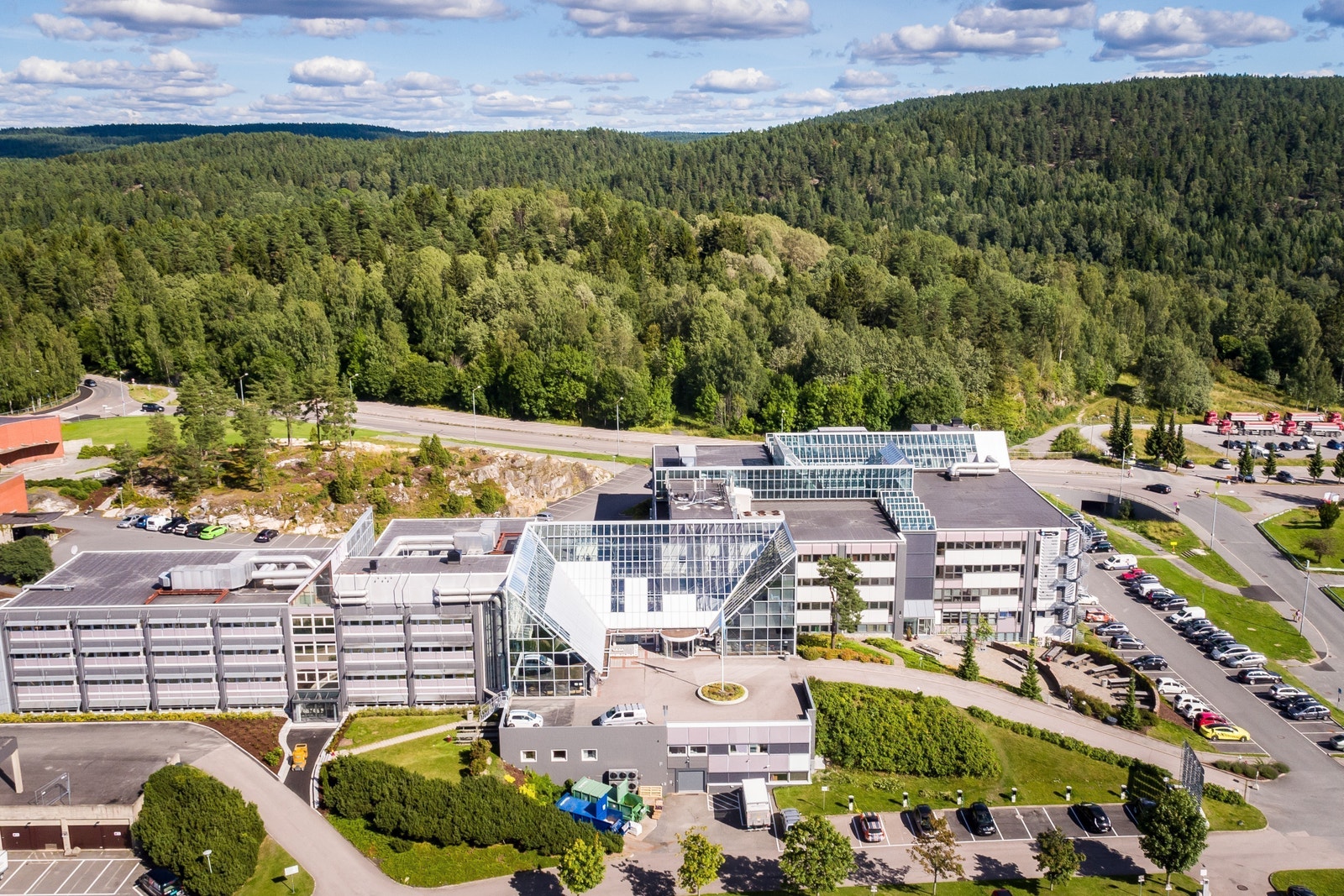 Du finner fantastiske Østmarka rett utenfor kontordøren Galleribilde