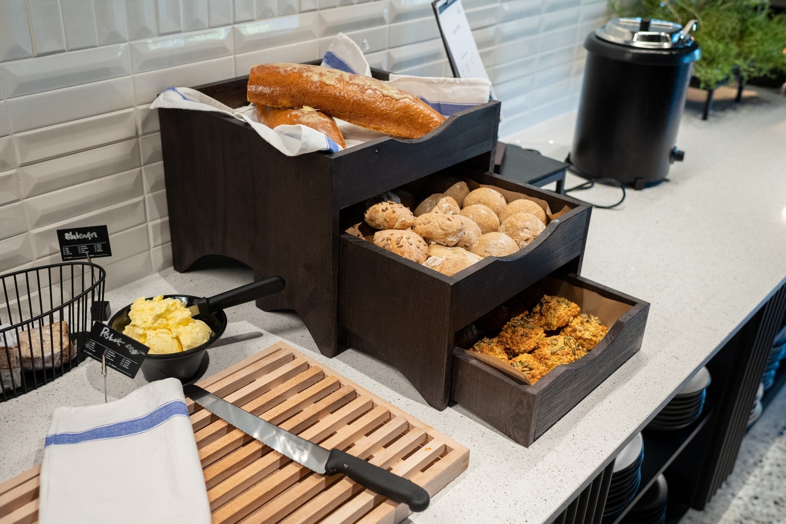 Tilgang til Personalrestaurant i Glynitveien 25
Bla. nybakt brød hver dag, pålegg, salatbar, dagens suppe og varmrett. Galleribilde