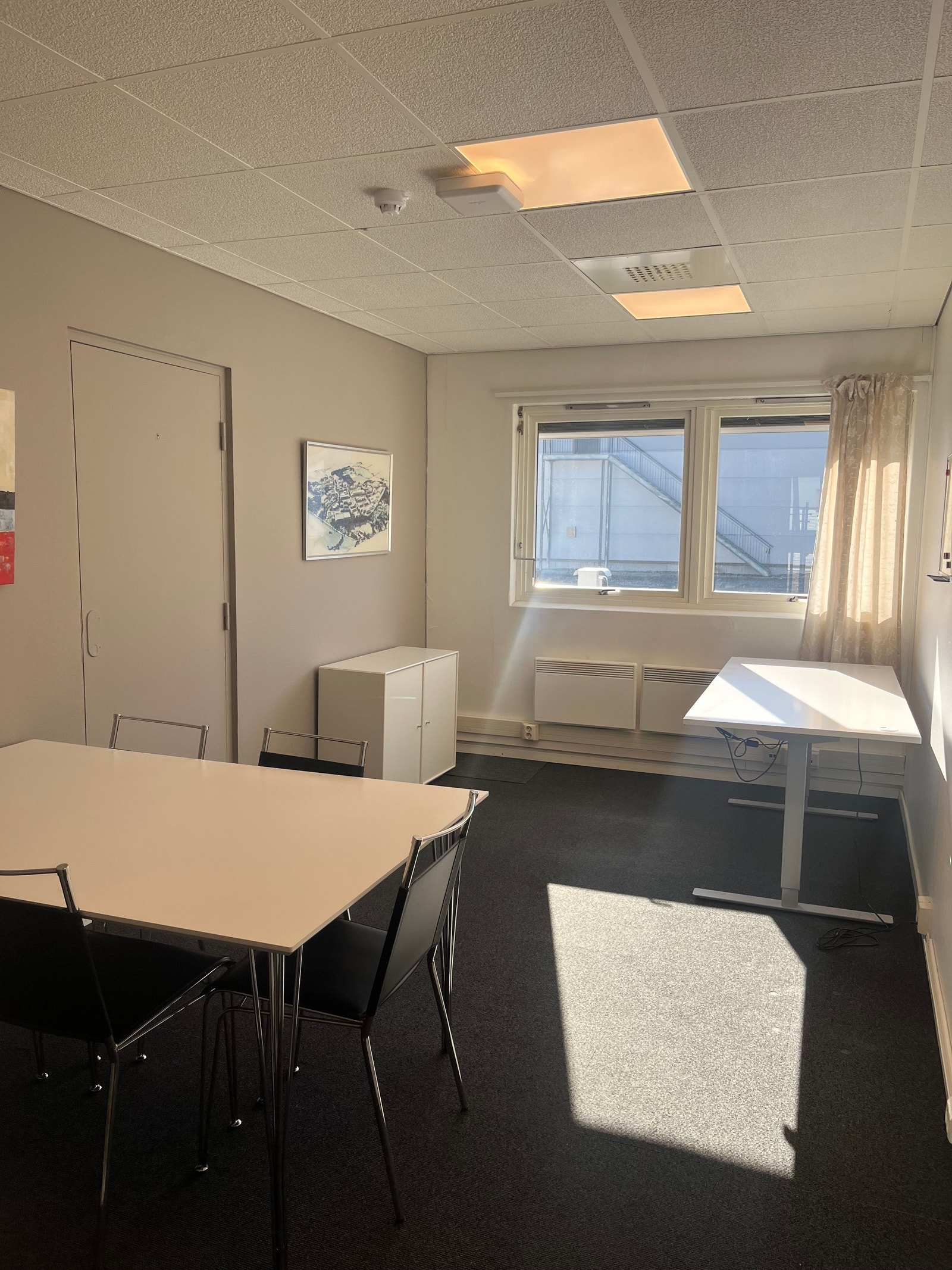 Eksempel på et møblert kontor ca. 15 kvm Galleribilde