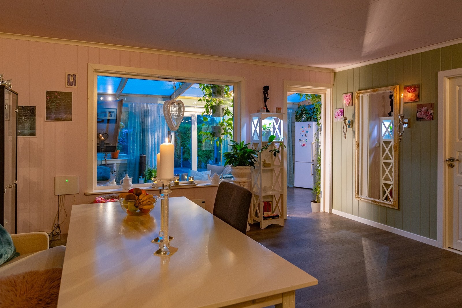 Kveldssteming i vinterhagen Galleribilde