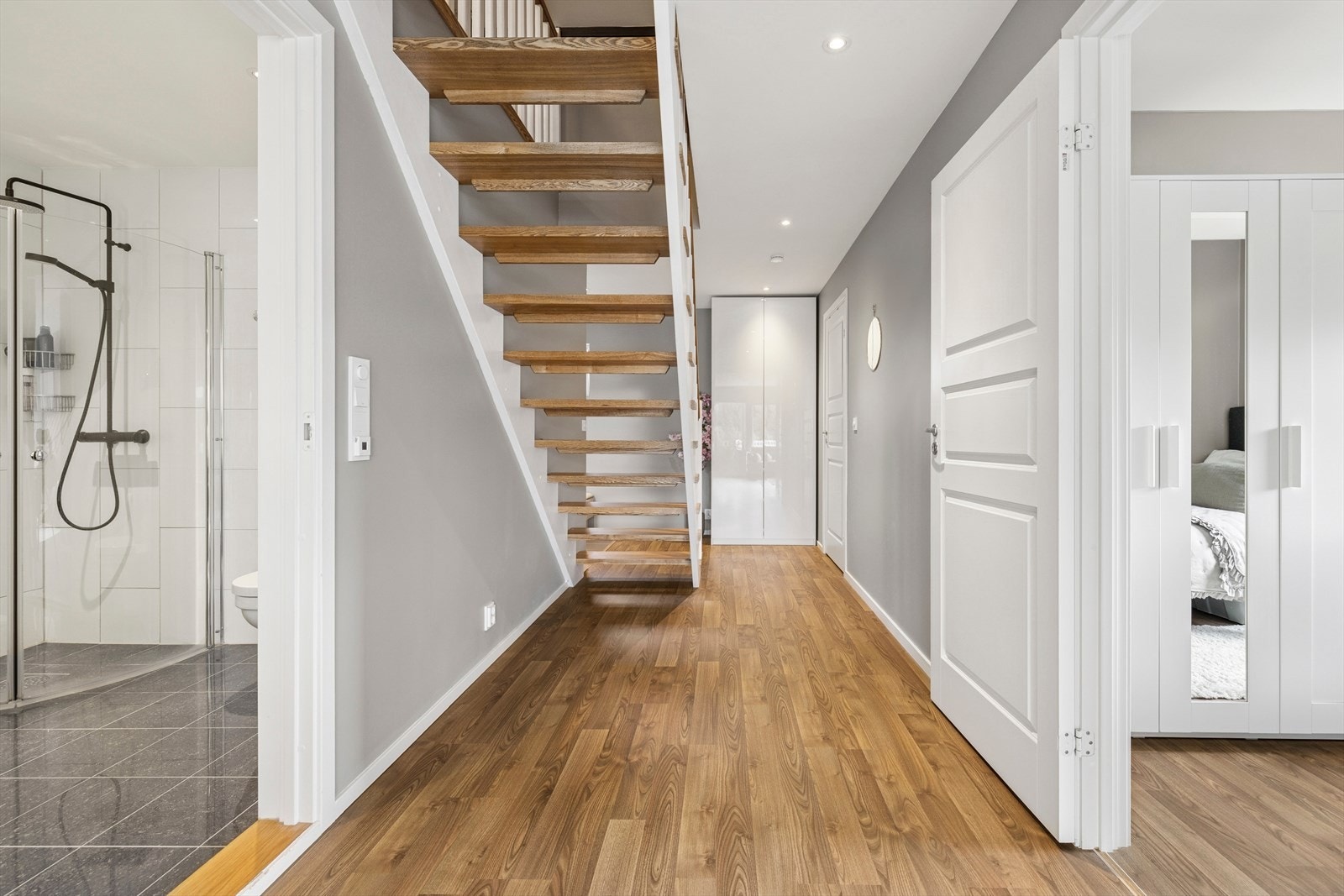 Leiligheten innehar en praktisk planløsning Galleribilde