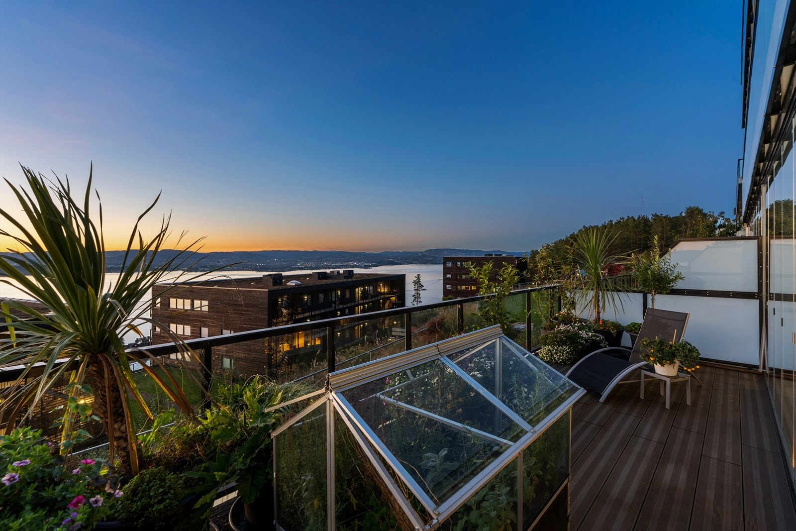 Terrassen er vestvendt og har gode solforhold. Galleribilde