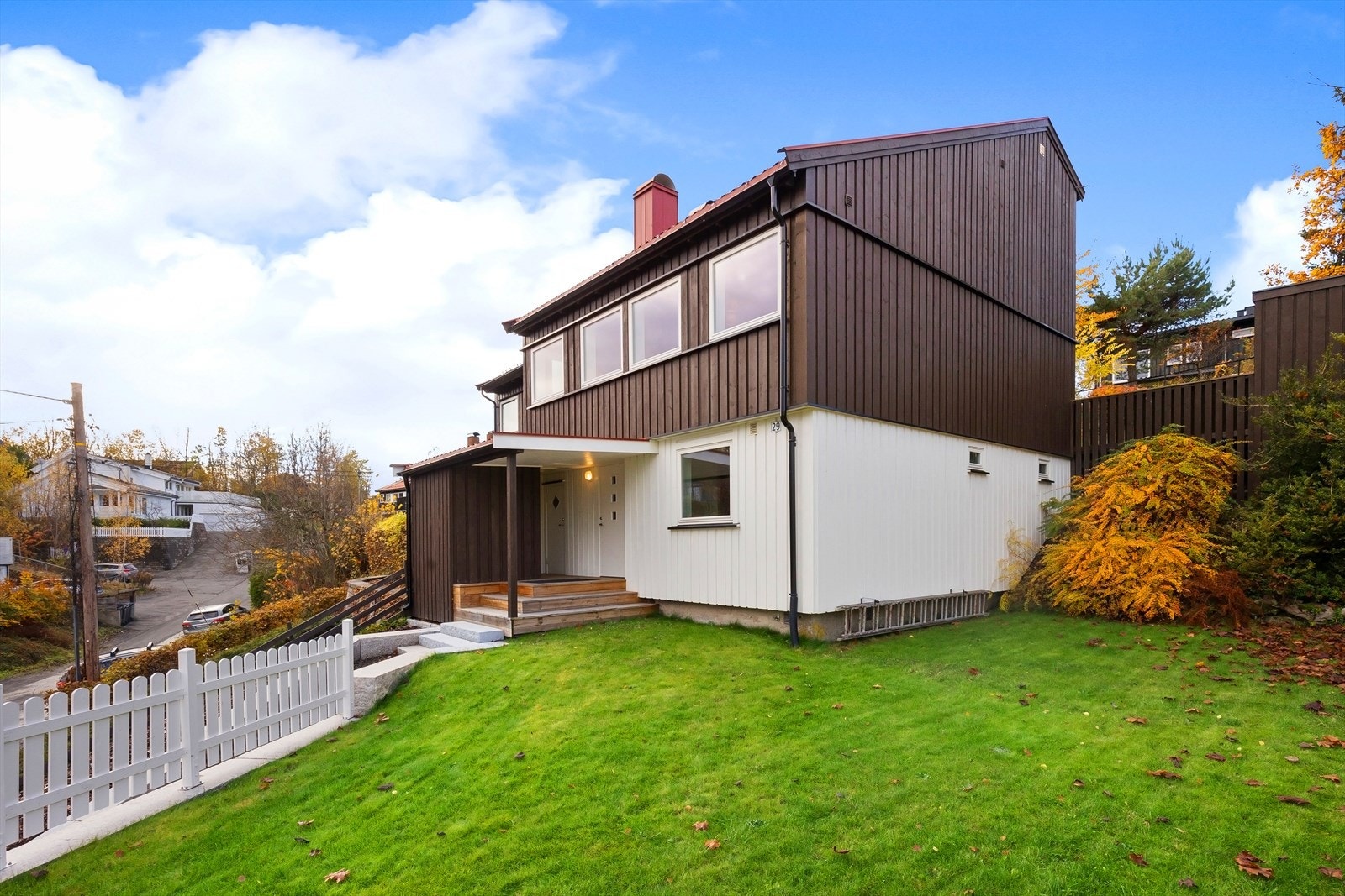 Yttervegger er etterisolert med ny ytterkledning. Galleribilde