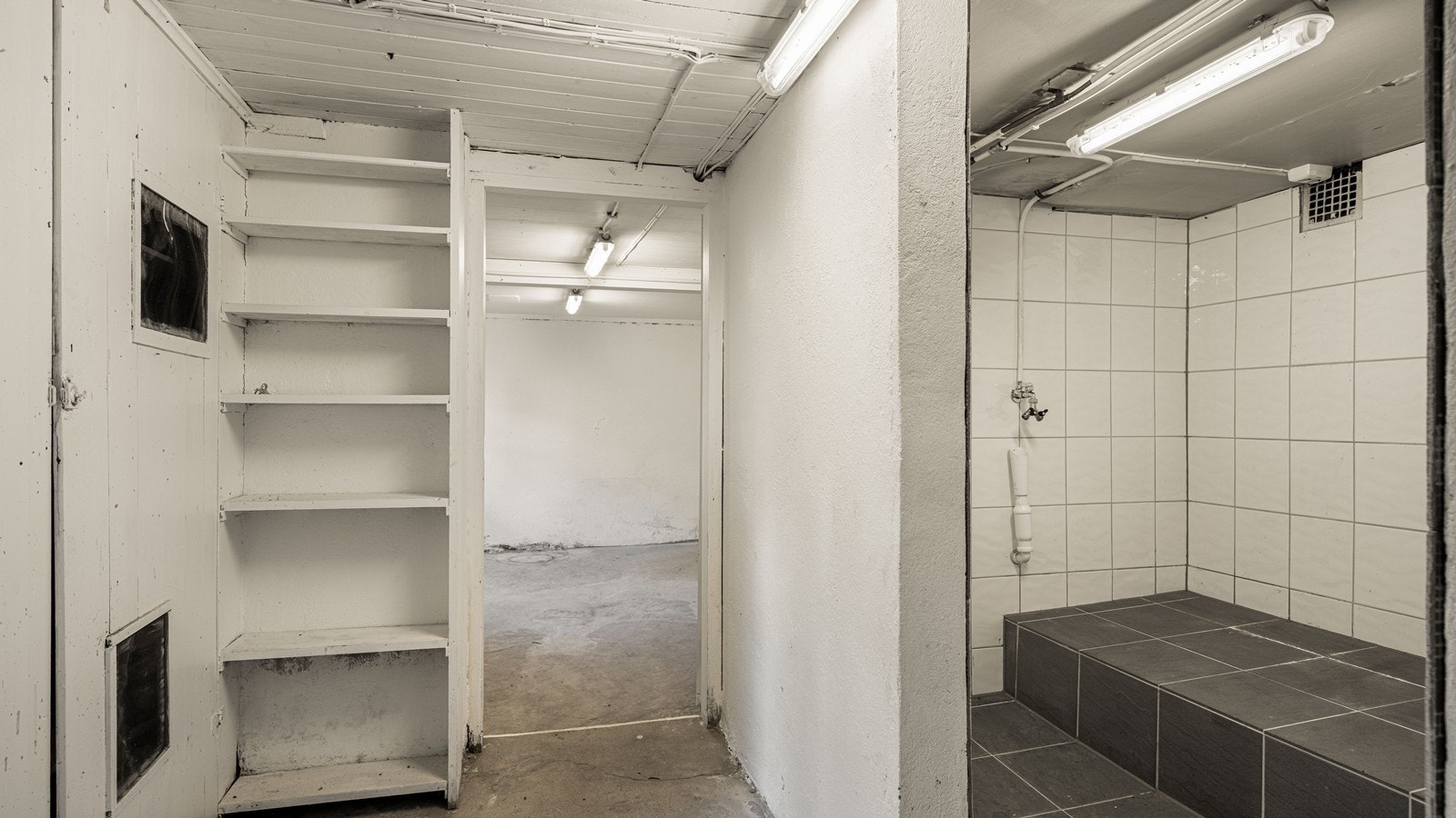 Opplegg til felles bod og vaskerom i kjeller Galleribilde
