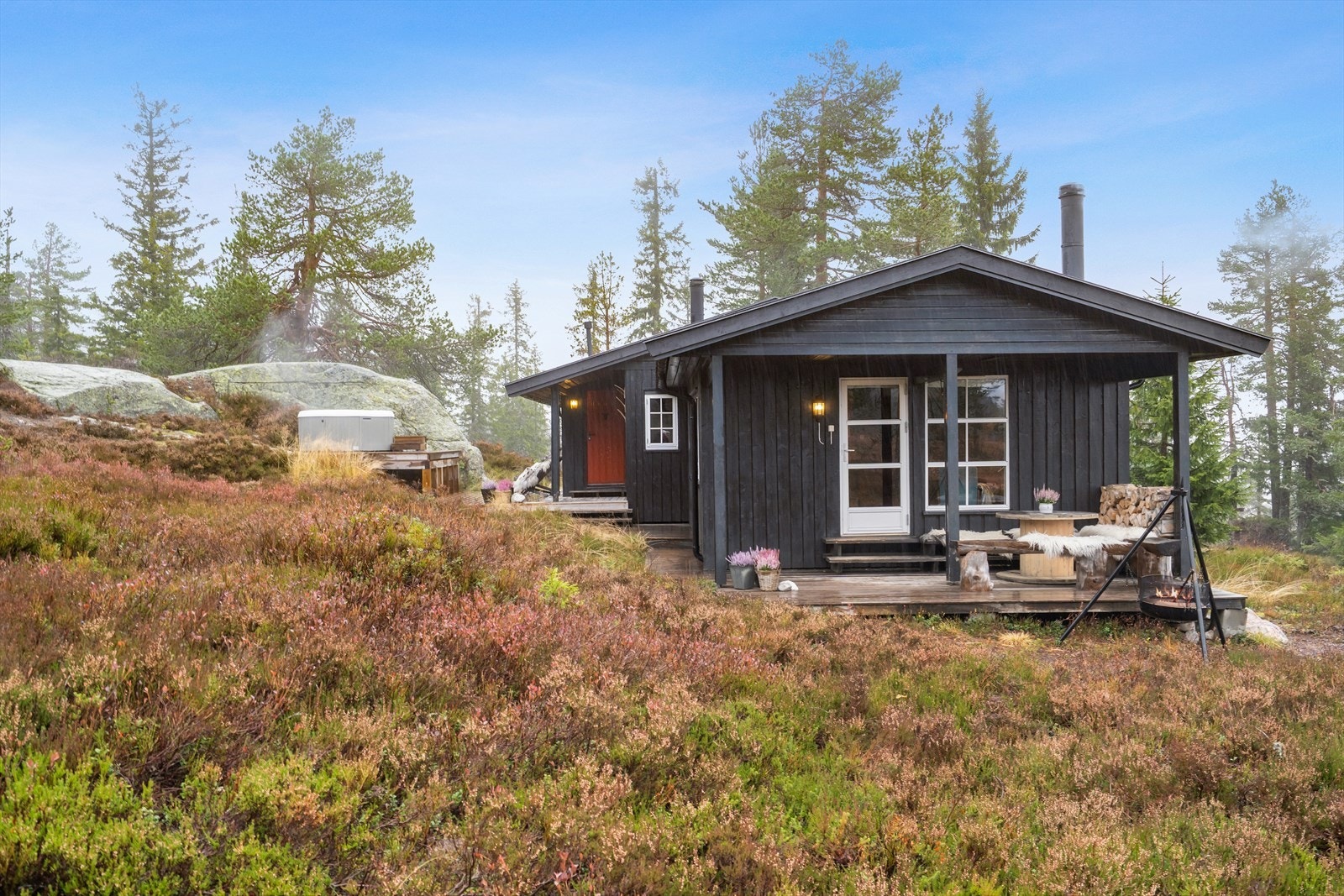 Hytta ligger i et attraktivt og usjenert område på Blefjell, med kort avstand til snaufjellet og oppkjørte skiløyper Galleribilde
