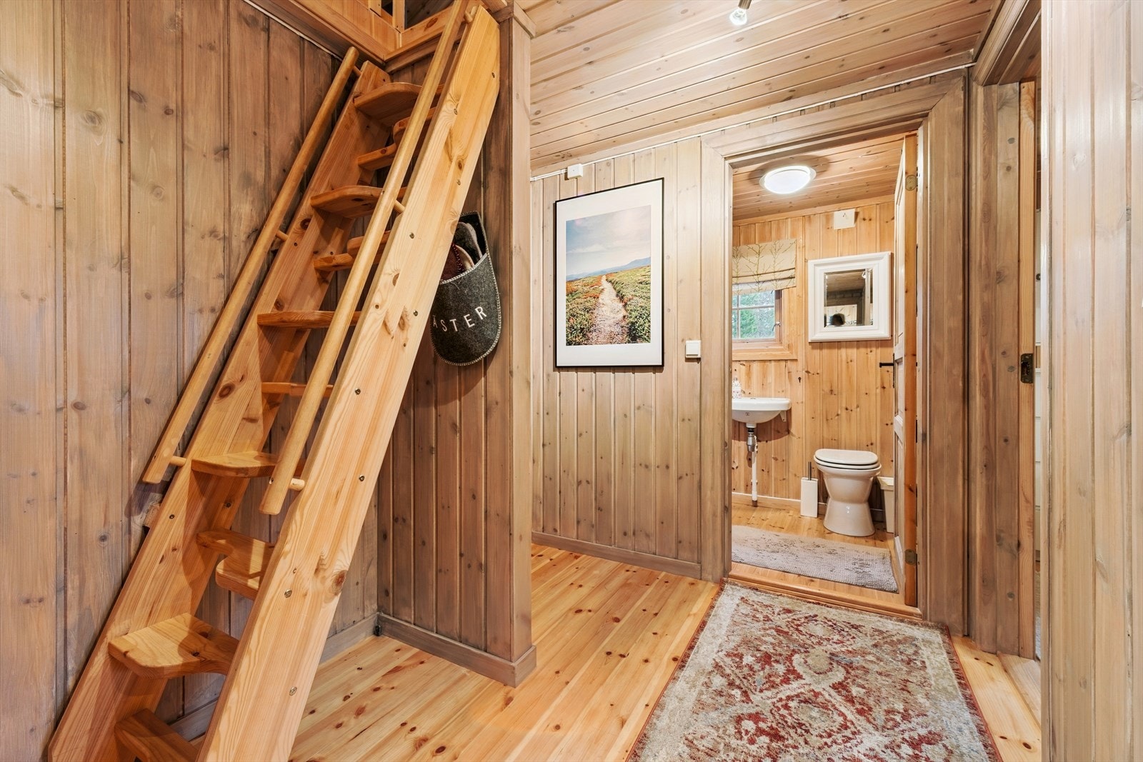 Gang, oppgang til hems med ekstra soveplasser Galleribilde