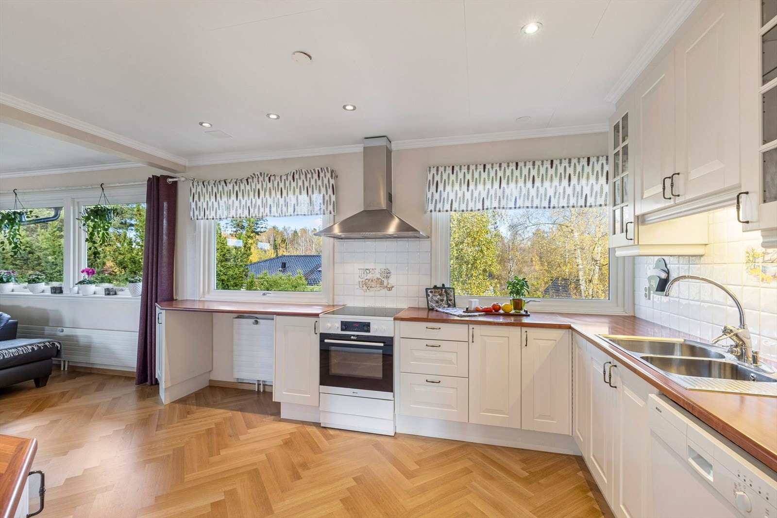 Kjøkkenet har innredning fra 2005. Galleribilde