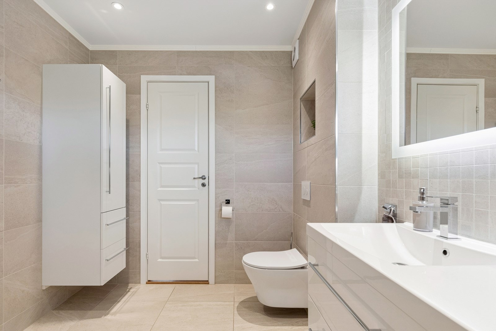 Bad i 1.etasje fra 2018. Galleribilde