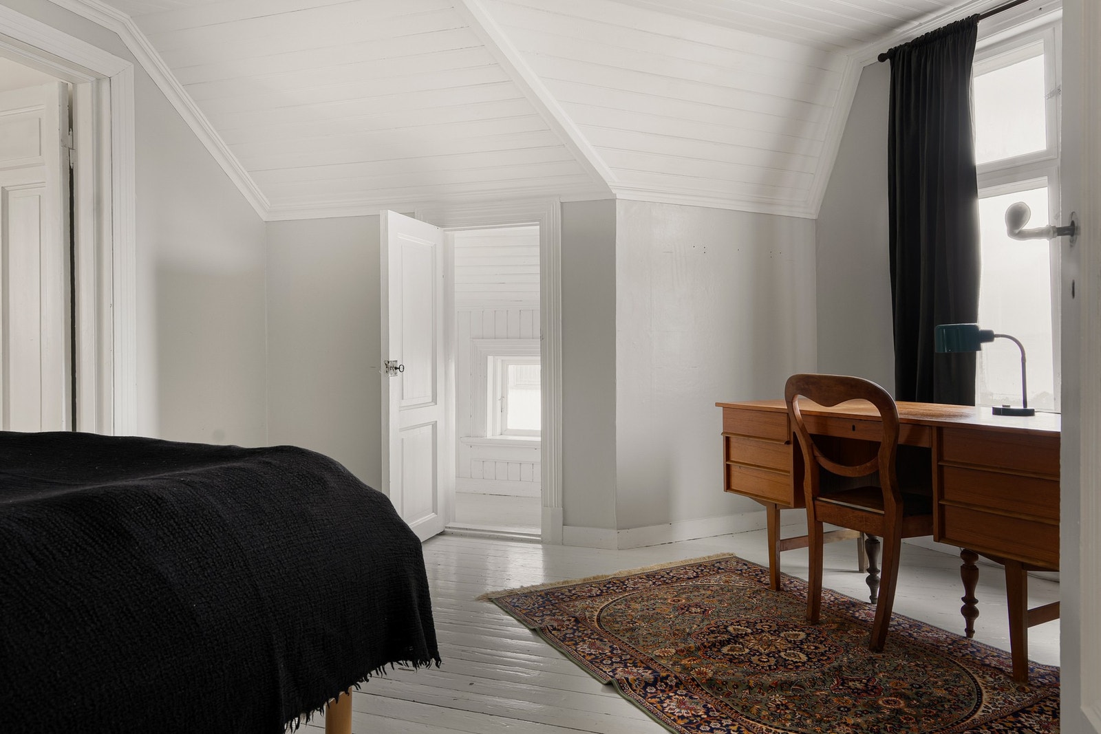 Alkoven med adkomst fra soverommet. Galleribilde