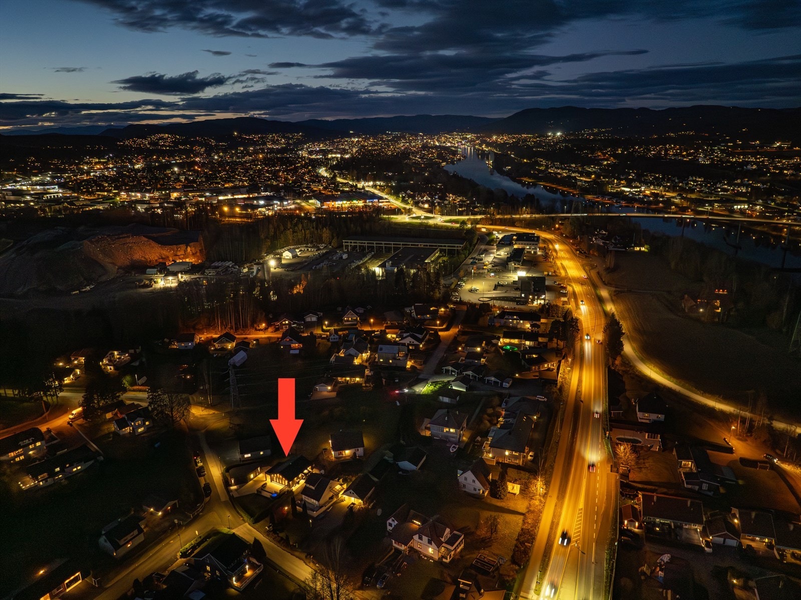 Attraktiv beliggenhet sentralt på Nenset med kort vei til det aller mest, samt både Porsgrunn og Skien sentrum. Galleribilde