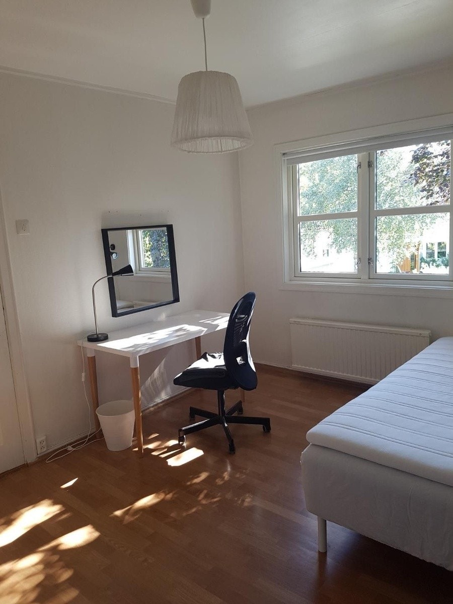 Stort soverom 2. etasje til 6500,- LEDIG! Galleribilde