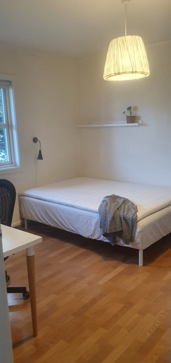 Stort soverom 2. etasje til 6500,- LEDIG! Galleribilde