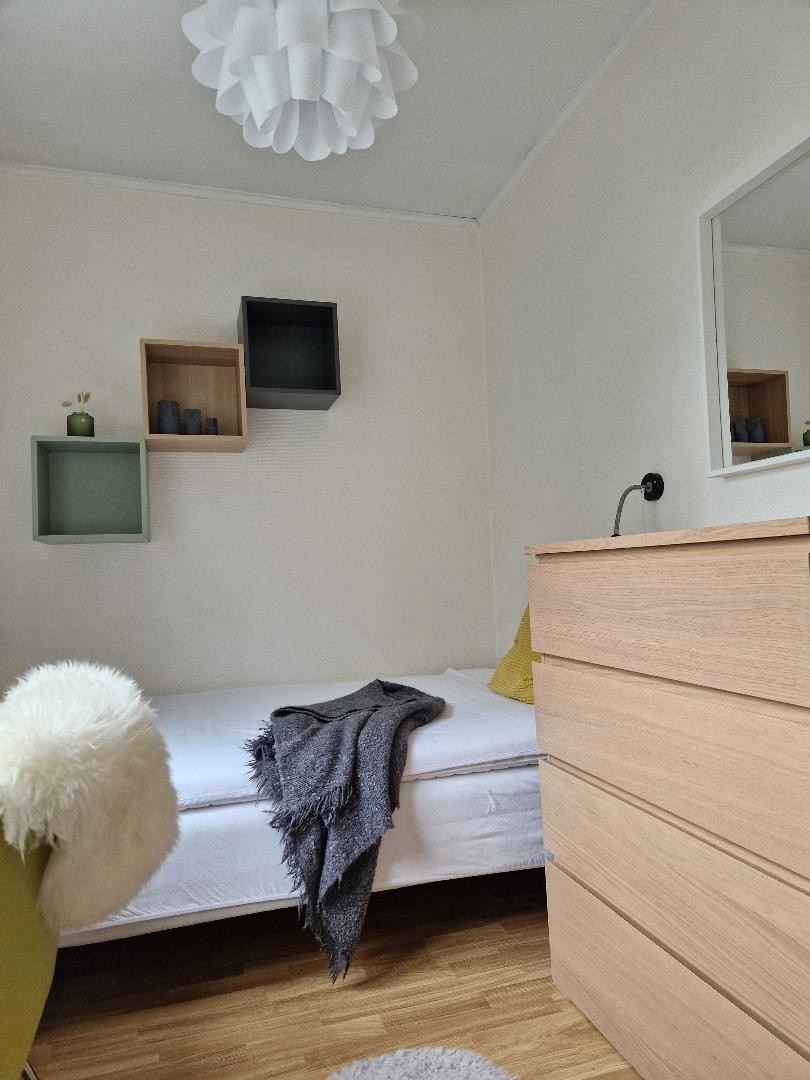 Soverom 7 kvm UTLEID. Galleribilde