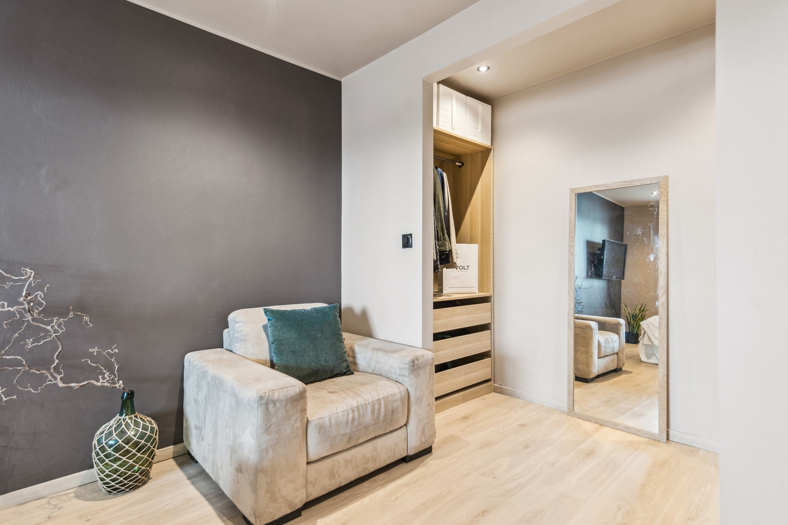 Borettslaget har inngått en kollektiv avtale om levering av TV og bredbånd, og utgiftene for dette dekkes via felleskostnadene. Galleribilde