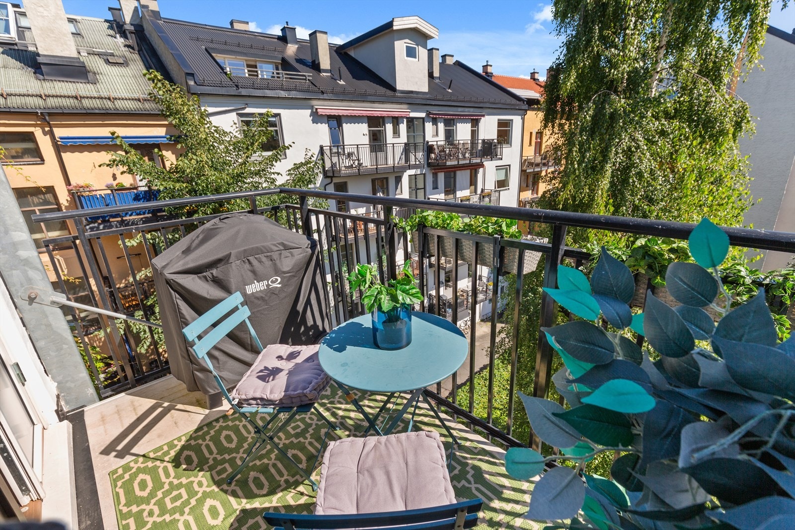 Leilighetens andre balkong finner man i 5.etasjen, balkongen har god plass til sittemøbler, grill og gode solforhold. Galleribilde