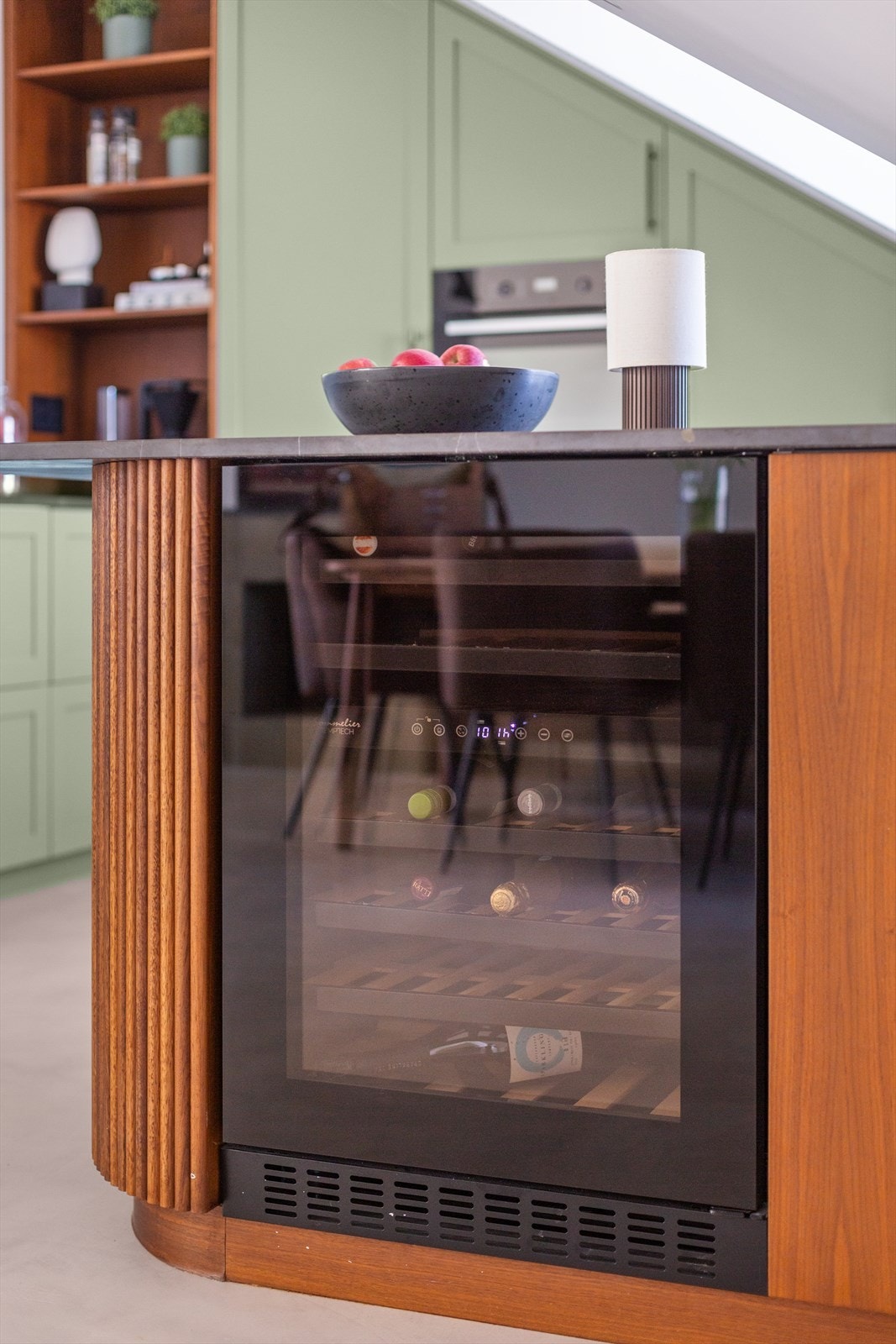 Påkostede hvitevarer og flotte materialvalg. Galleribilde