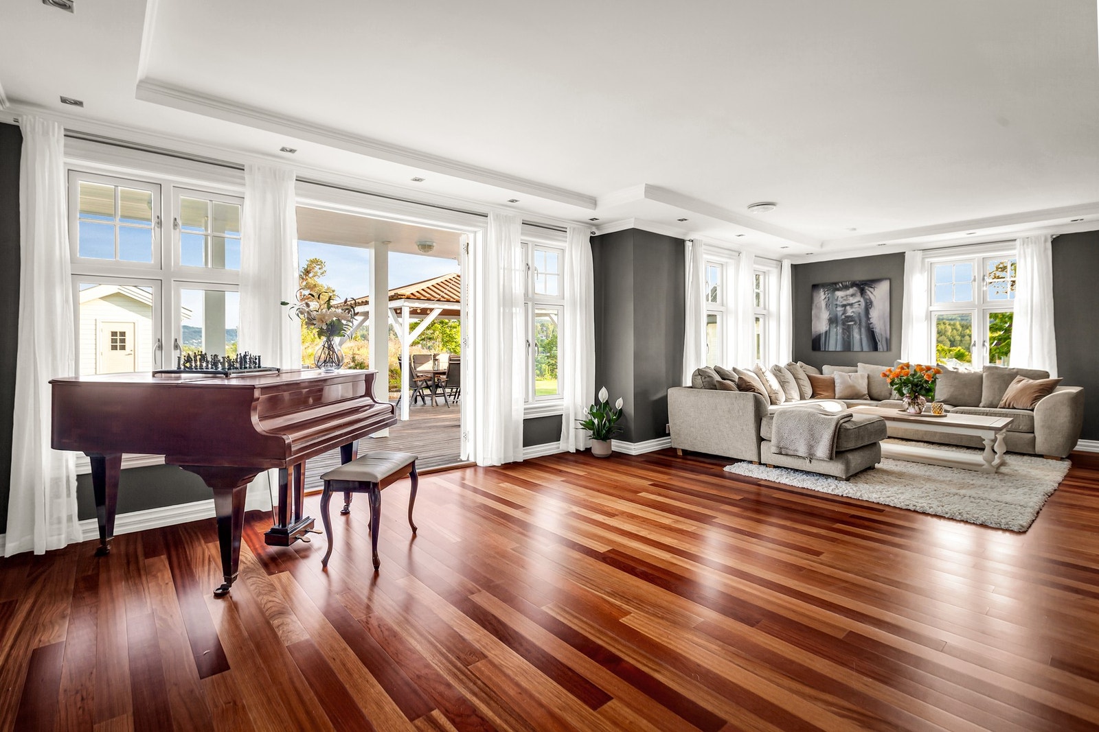 Fra hallen kommer du inn til stor stue Galleribilde