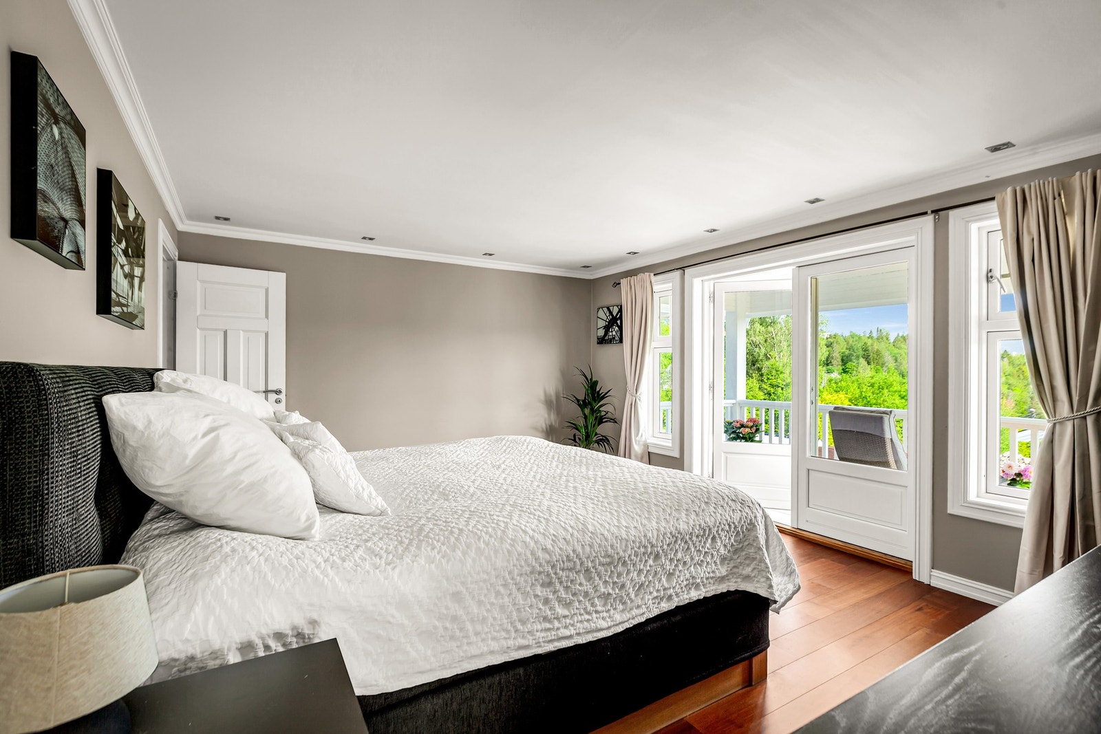 Dette soverommet har direkte utgang til egen veranda. Galleribilde