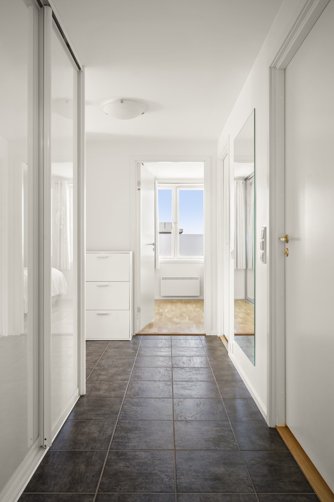 Entre. Velkommen inn! Galleribilde