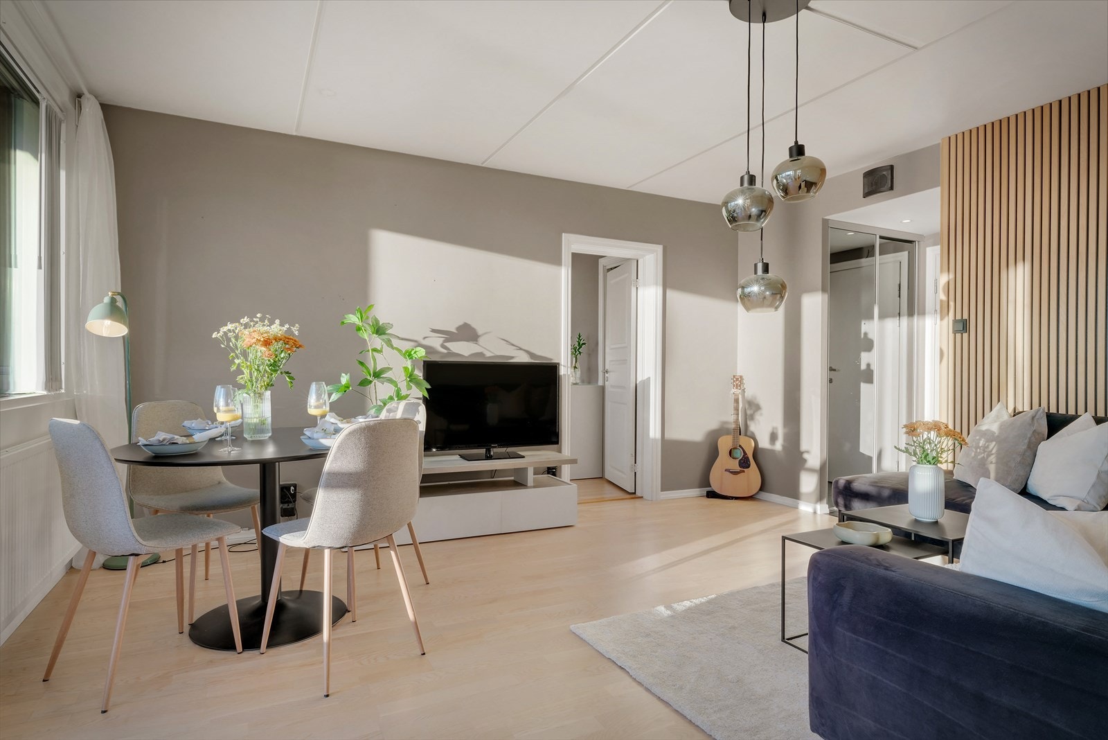 - Leiligheten har balansert ventilasjon som sørger for bedre luftkvalitet, innemiljø og energieffektivitet - Galleribilde