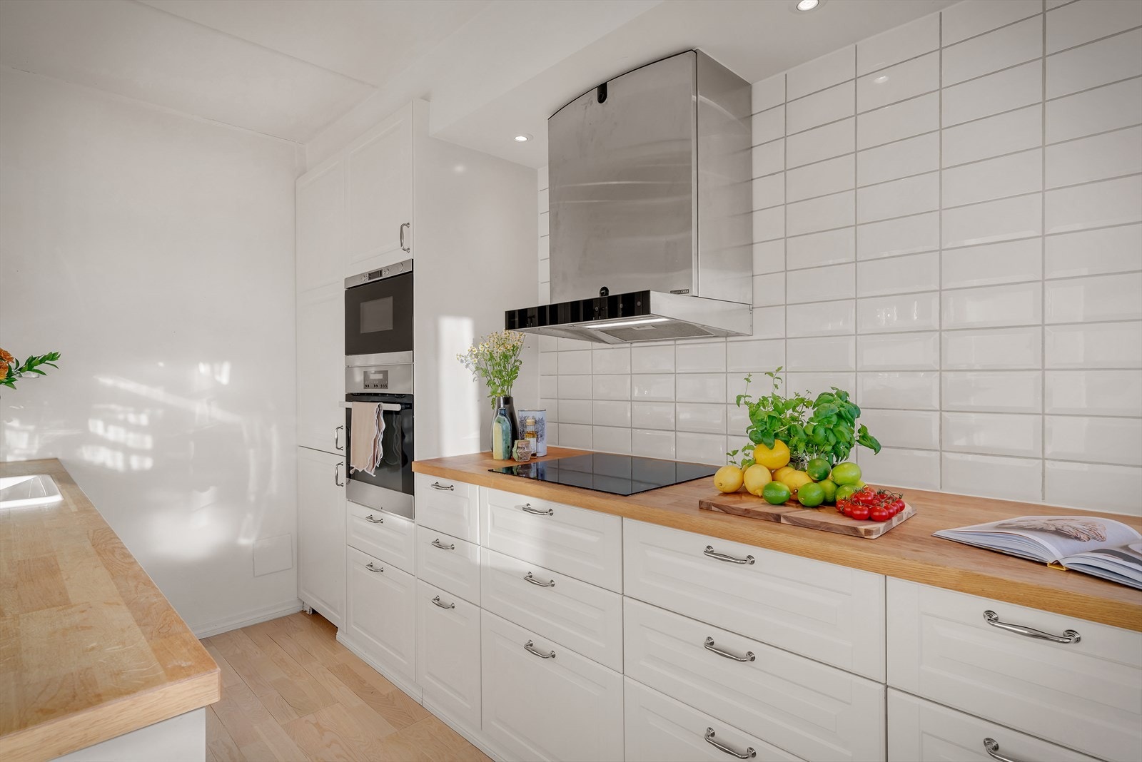 - Kjøkkenet måler 10,5 m² - Galleribilde