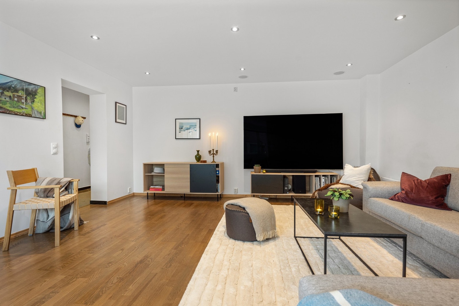 Leiligheten er pent holdt og fremstår i god stand Galleribilde