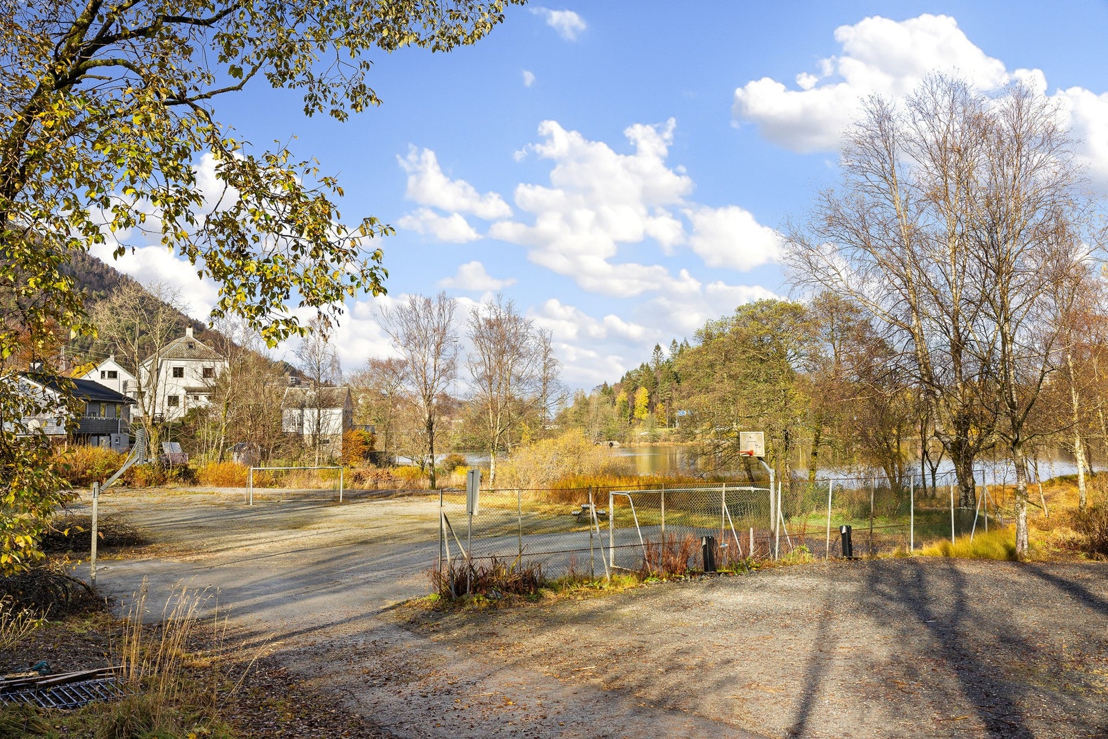 Området byr på fine turområder, lekeplasser og mye mer. Galleribilde
