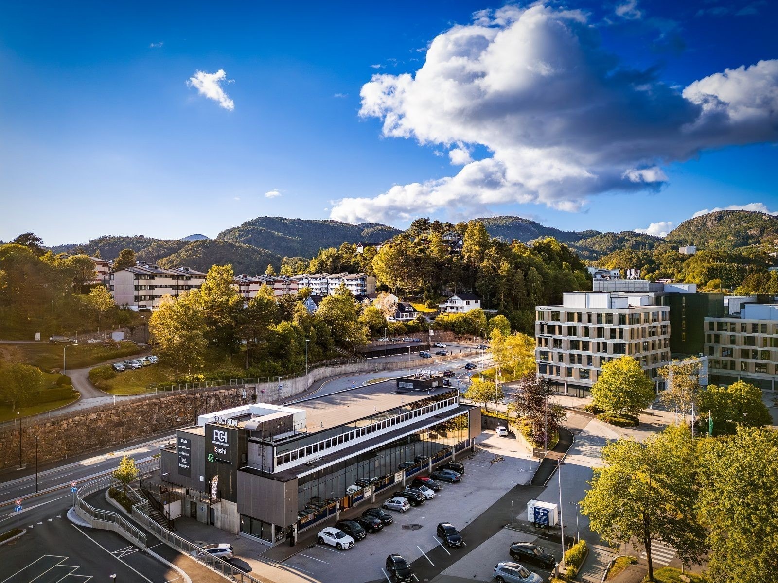 Handel- og kontorbygg med svært sentral beliggenhet i Fyllingsdalen Galleribilde