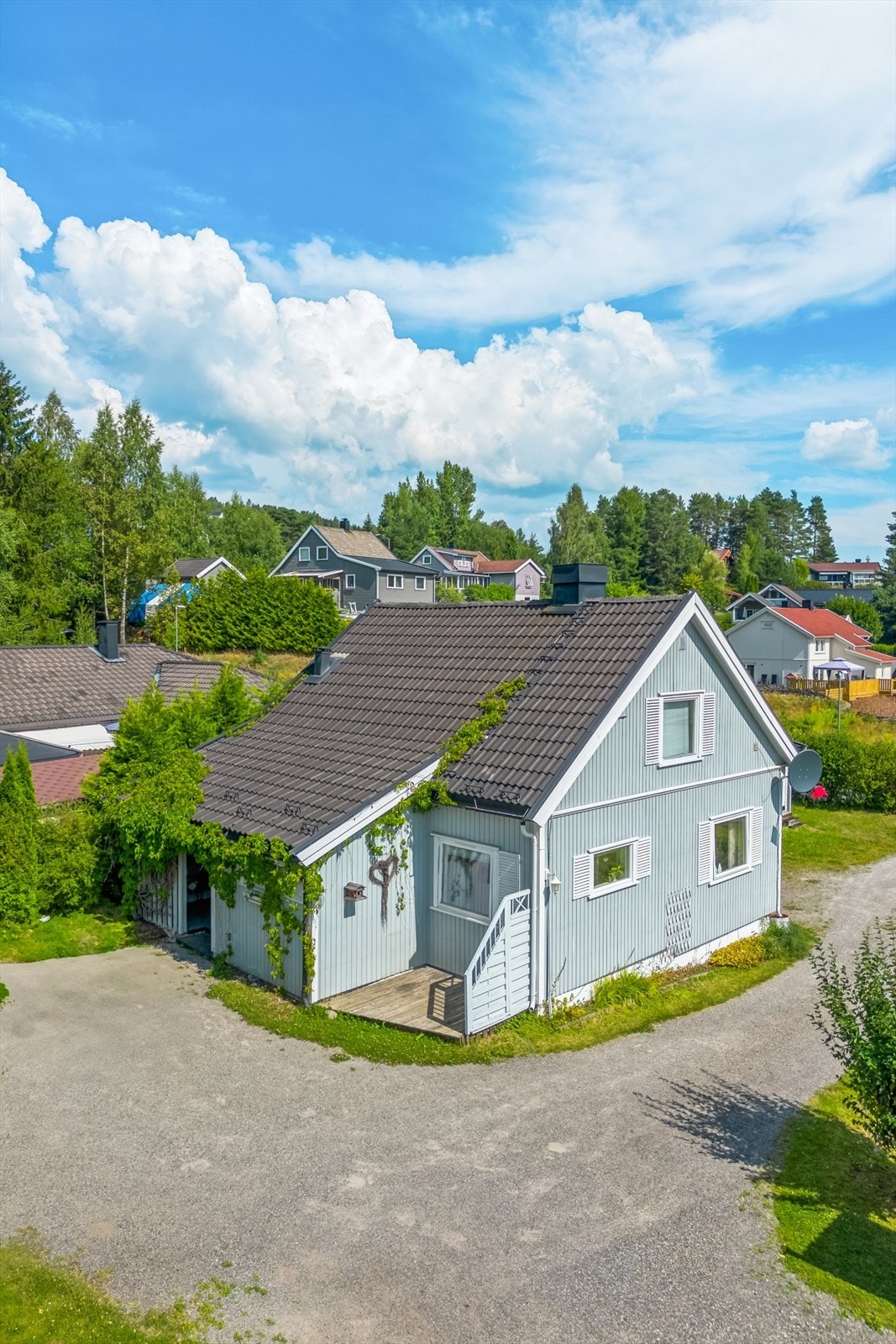 Dette er en eiendom med stort potensial og gode muligheter for deg som ønsker å skape ditt eget hjem i rolige og barnevennlige omgivelser! Galleribilde