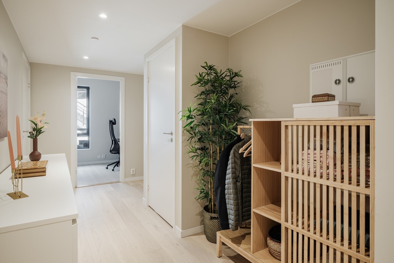 Her kan man innrede med garderobeskap og kommoder. Galleribilde