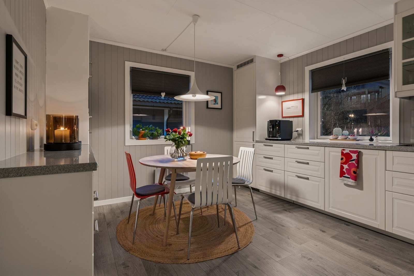 Kjøkkenet er av god størrelse Galleribilde