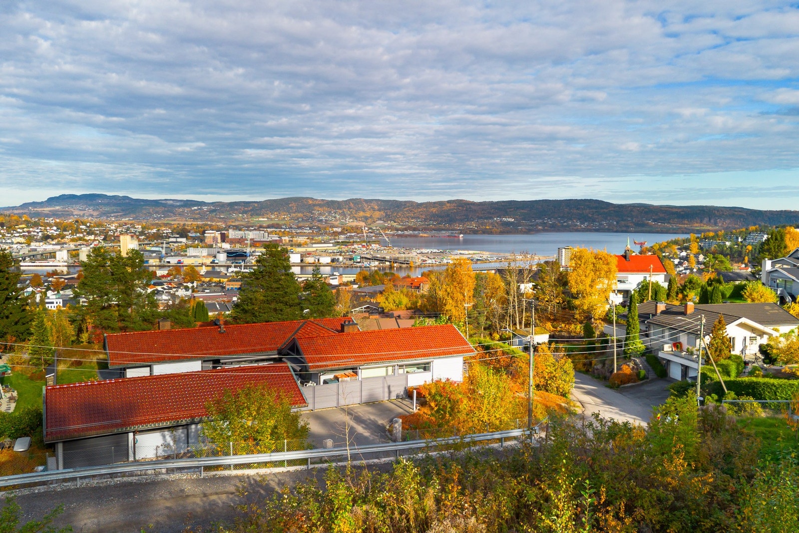 Den høye beliggenheten gir en luftig følelse og gode solforhold. Galleribilde