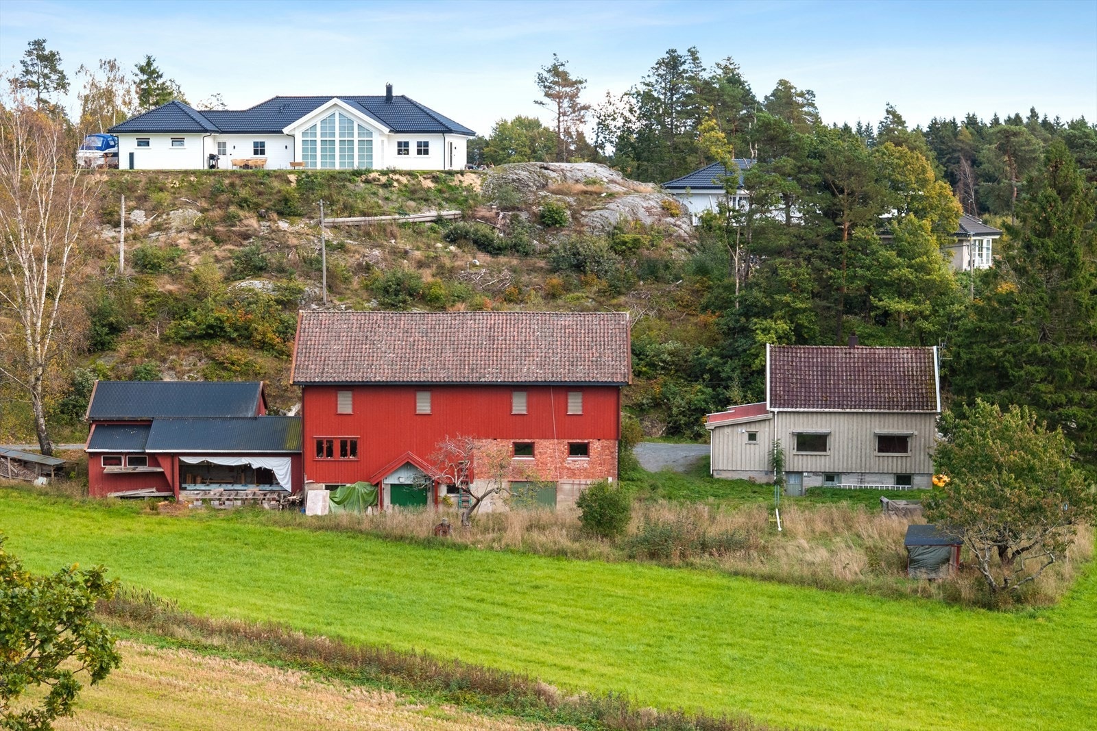 Sentralt beliggende småbruk på ca 31 daa Galleribilde