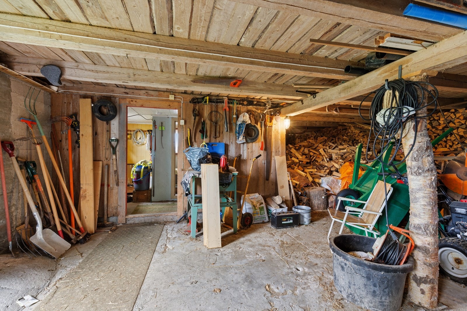 Underetasje uthus Galleribilde