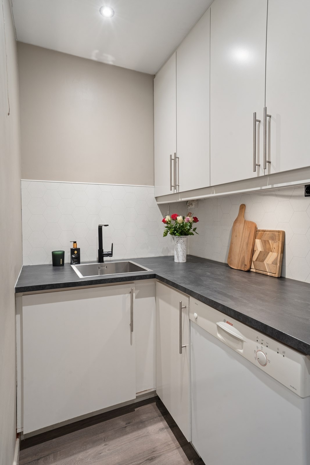 Med handelen følger integrert platetopp og stekeovn. Galleribilde