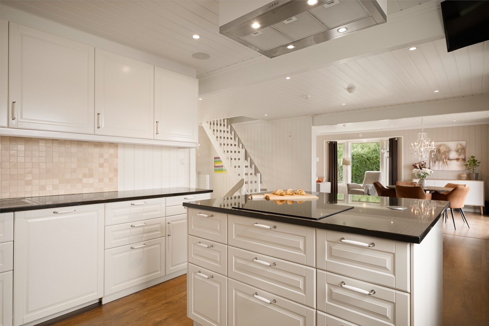 Sosial planløsning - perfekt for både hverdagsmat og selskap Galleribilde