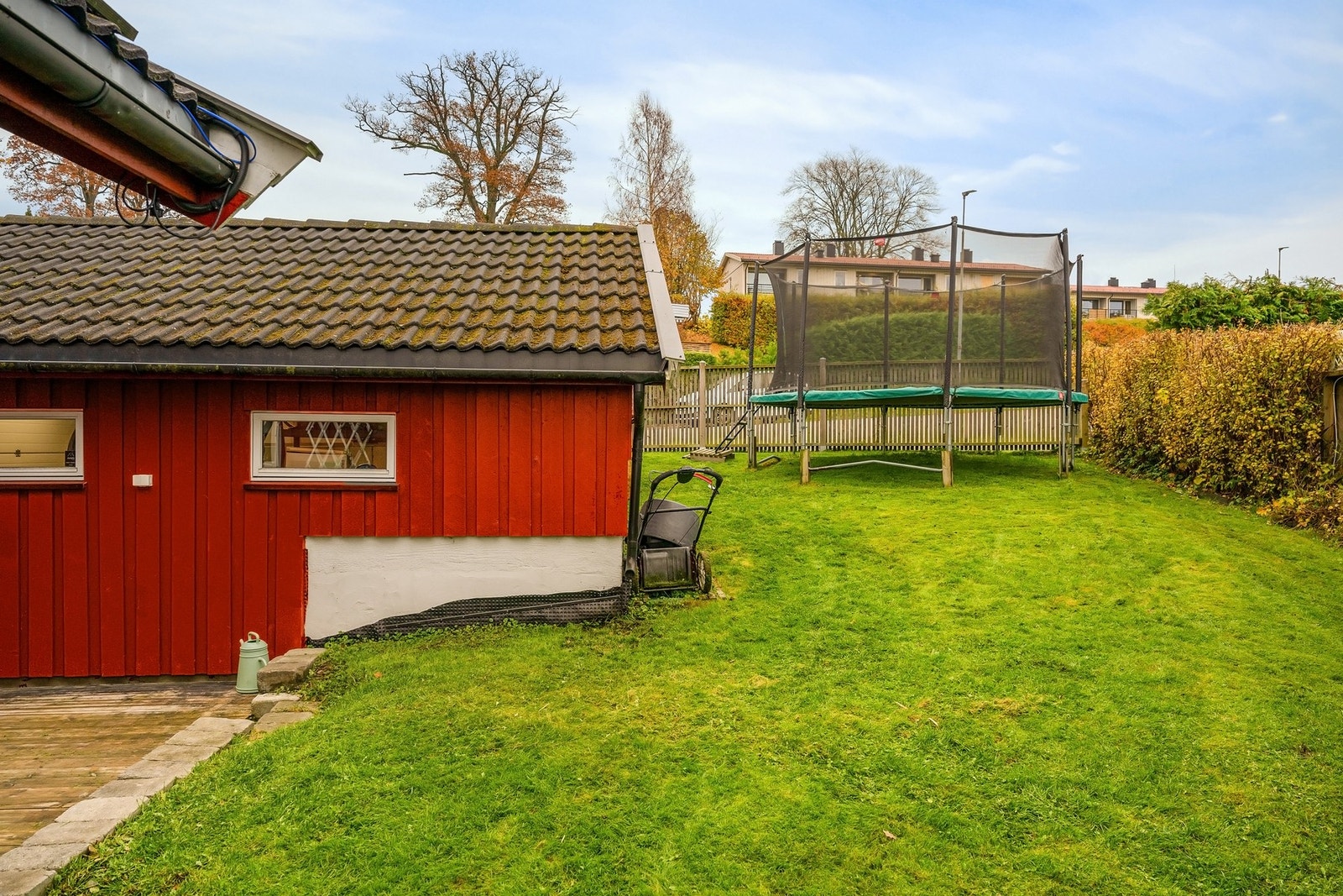 Her er det plass til trampoline Galleribilde
