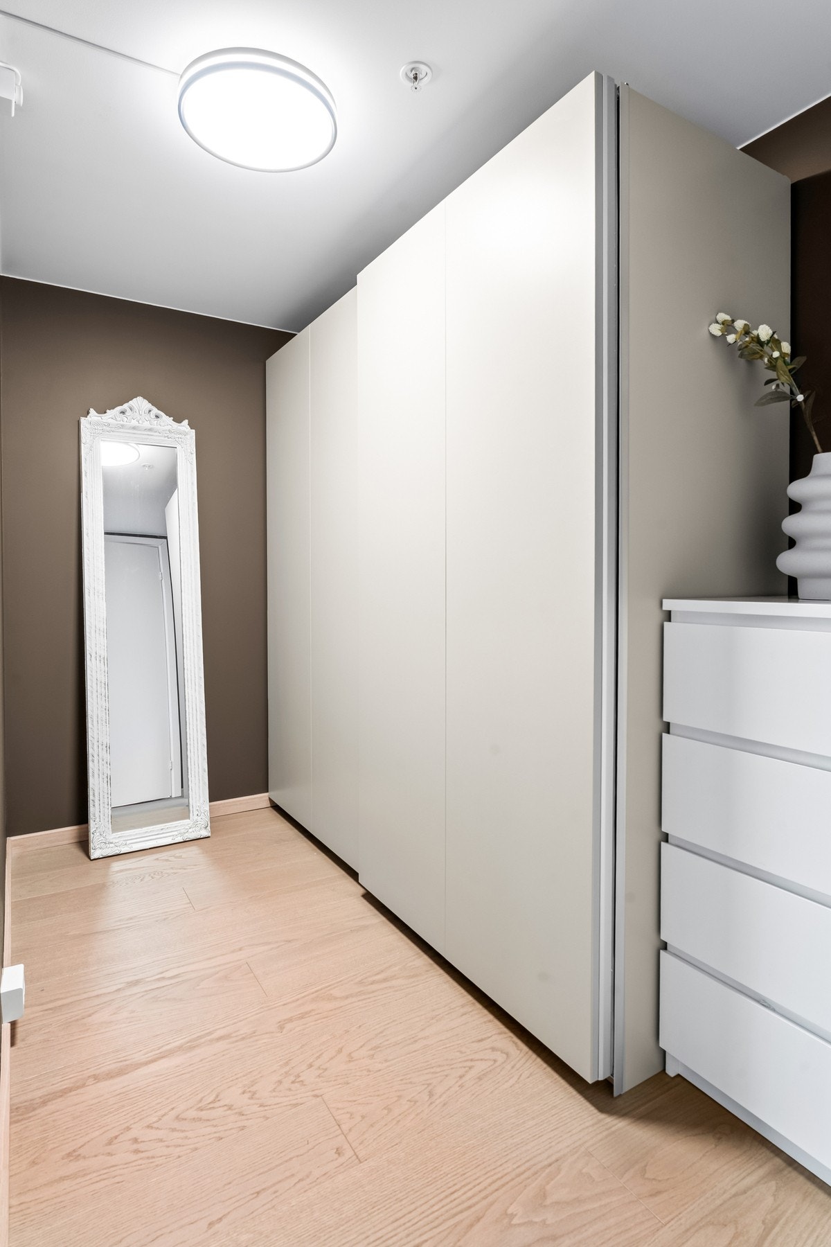 Her fins det rom for gode oppbevaringsløsninger. Galleribilde