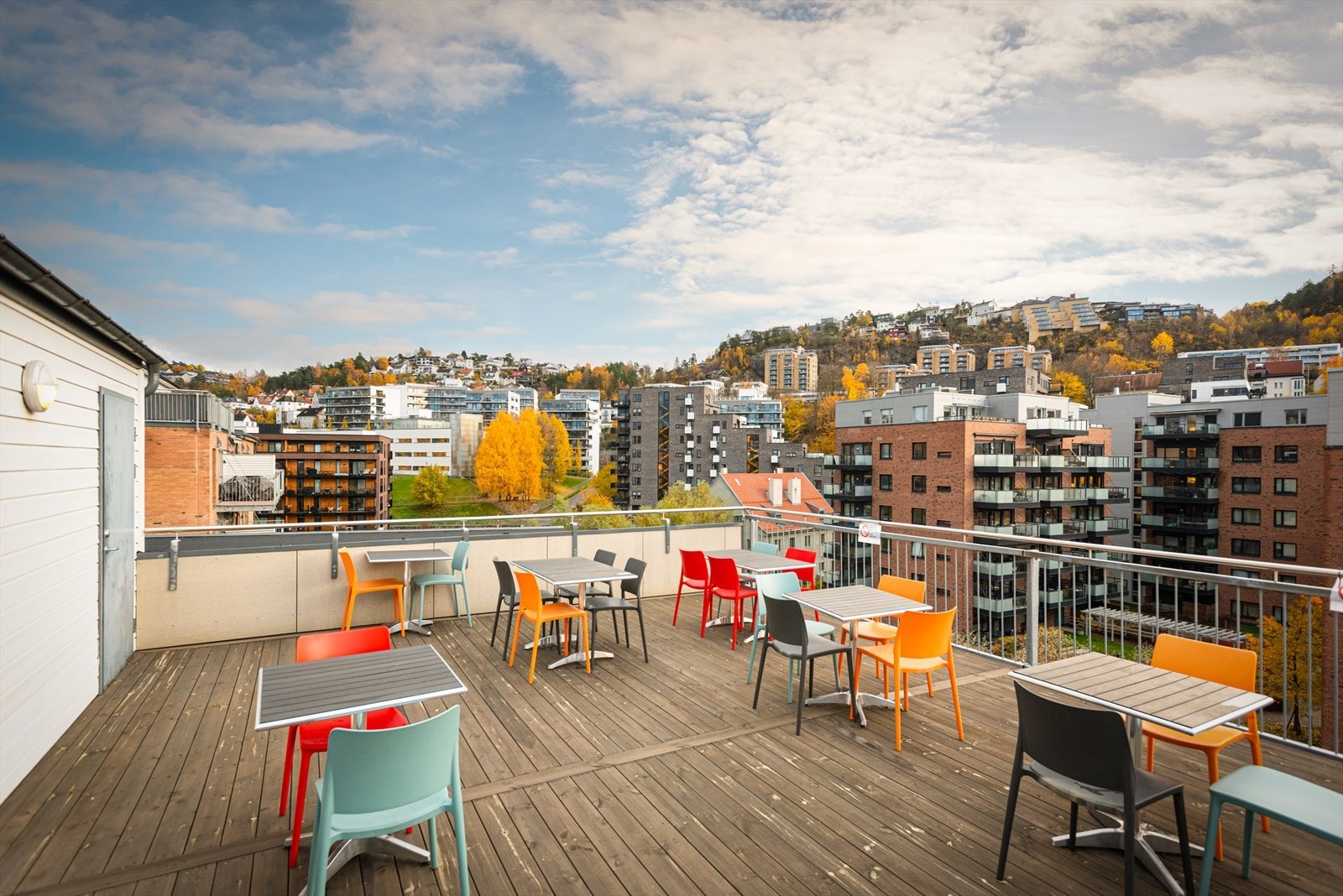 Tilgang til felles takterrasse i Turbinveien 7 med flott utsikt og gode solforhold Galleribilde